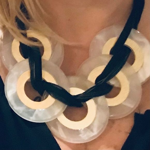 Large statement necklace discs ivory, gold & black - Picture 13 of 13